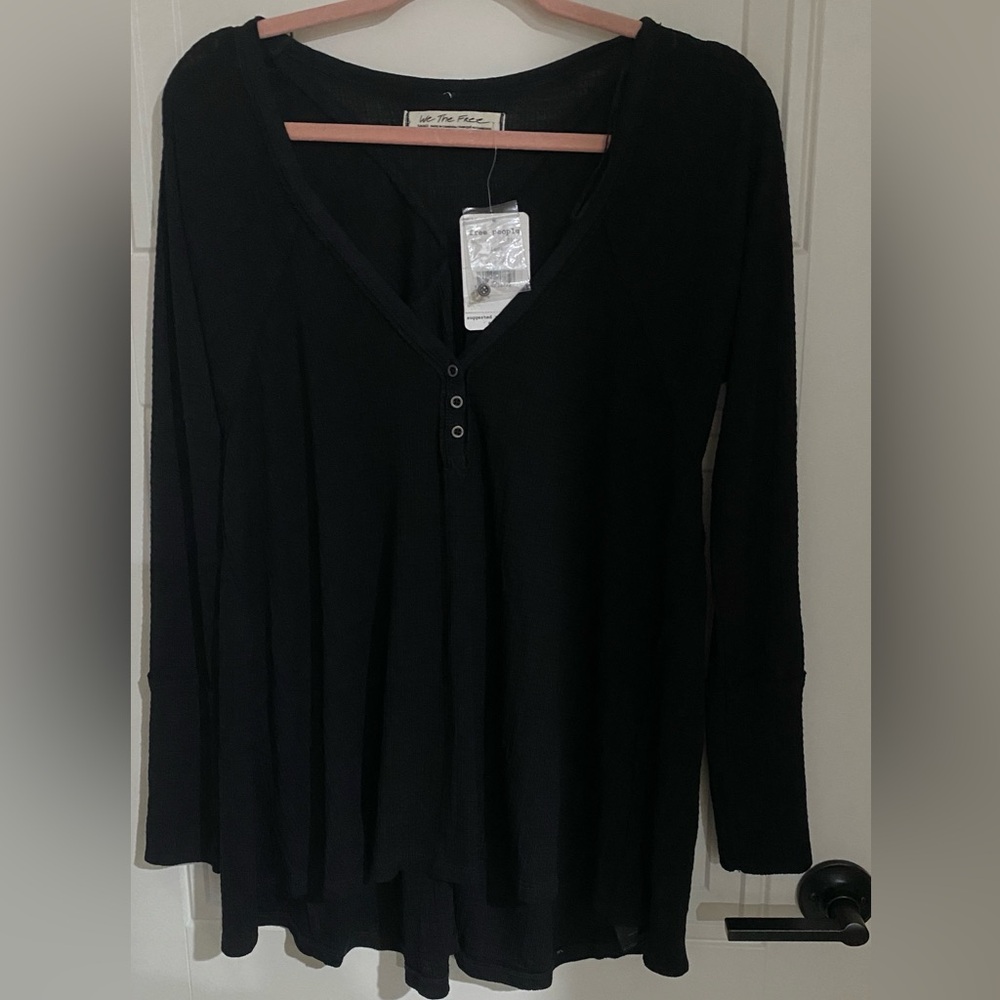Free People Women's Black Long Sleeve Top - NWT size Small Oversized